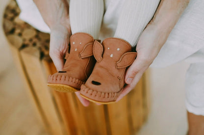 Donsje Kapi Classic Booties Deer - Walnut Nubuck