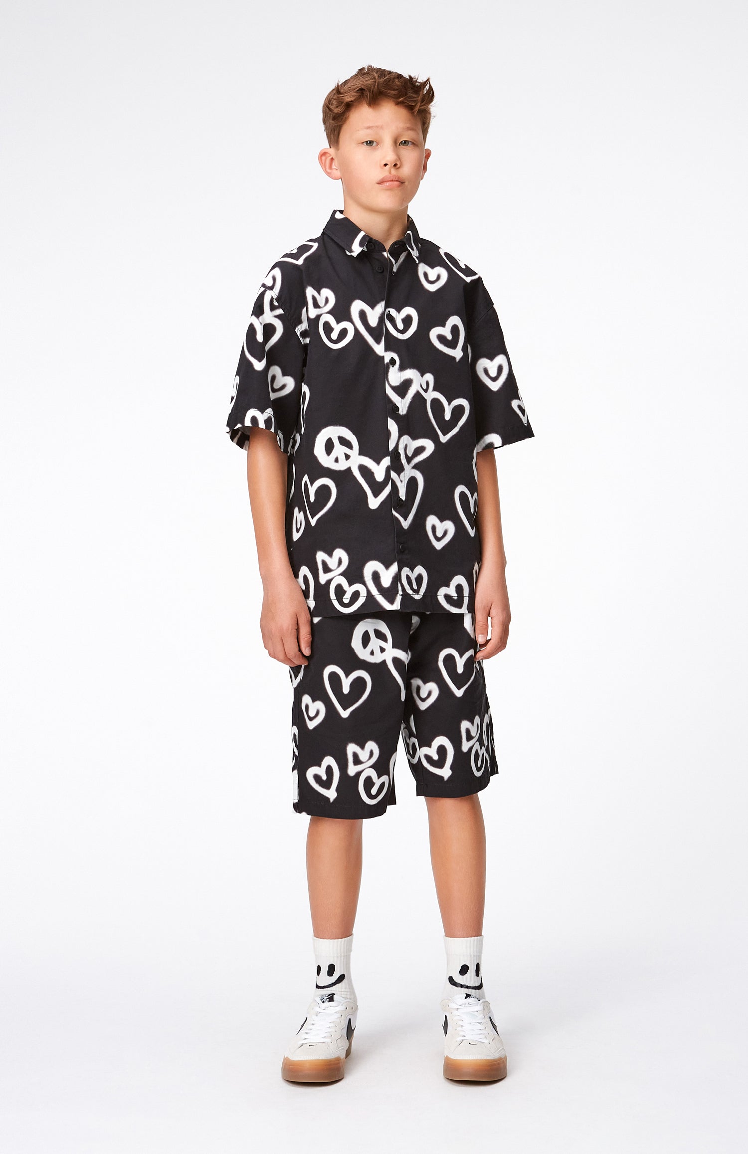 Molo Avart Shorts - Sprayed Hearts