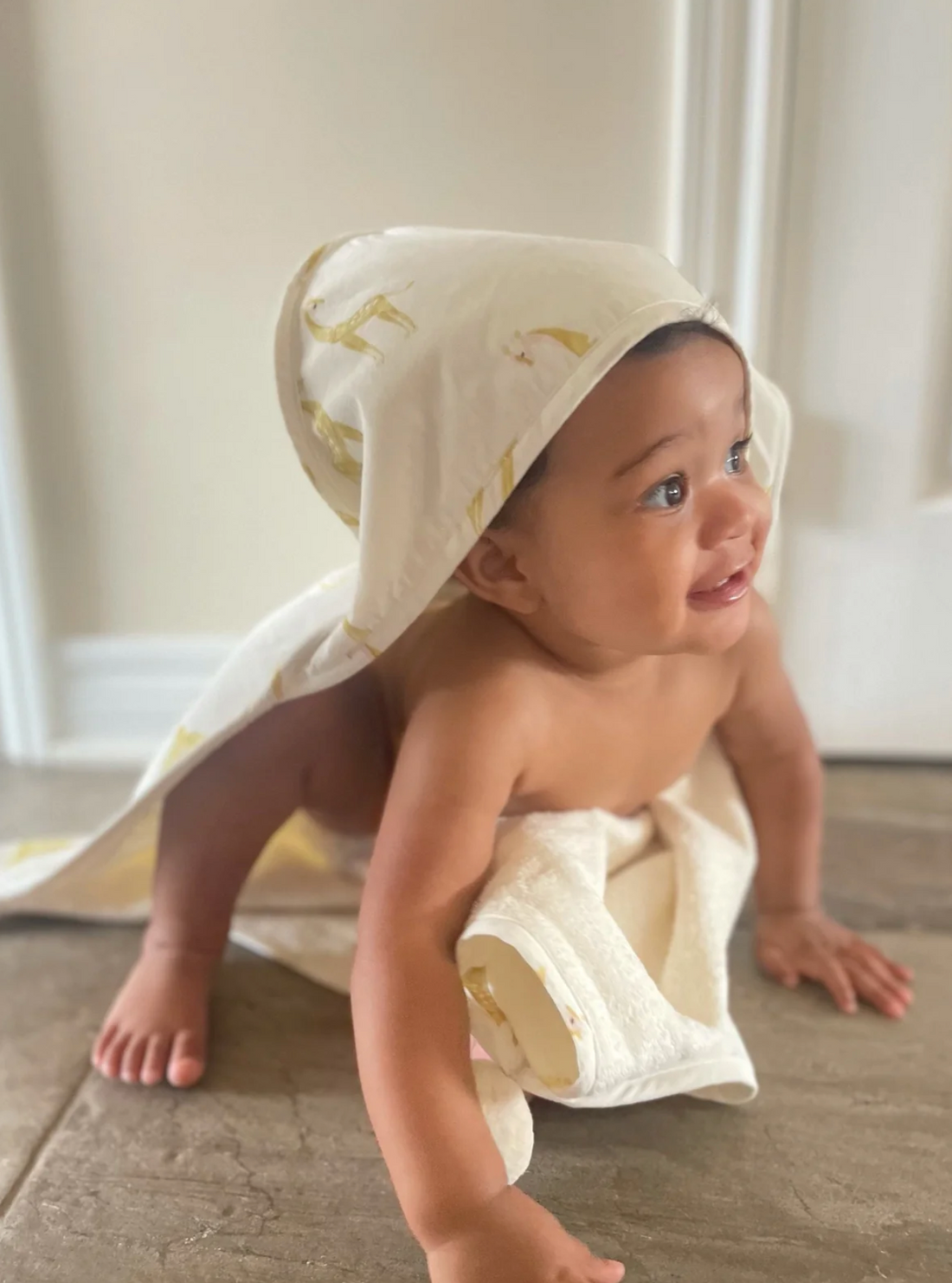 Petit Pehr Hooded Towel - Follow Me Giraffe